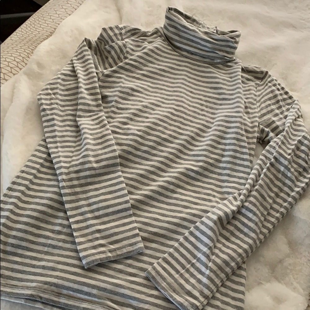 Gap long sleeved turtle neck